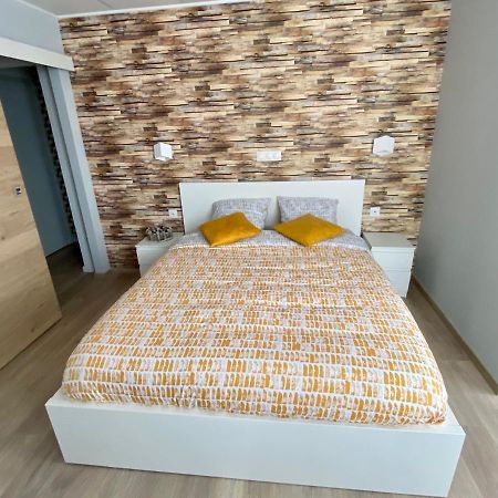 Logements Equipes A Onnaing Avec Espace Balneo En Option Proche Toyota, Autoroute Et Valenciennes Eksteriør billede